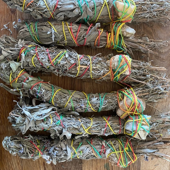 Homegrown handmade sage and lavender incense bundle with crystal quartz gift - Picture 6 of 7